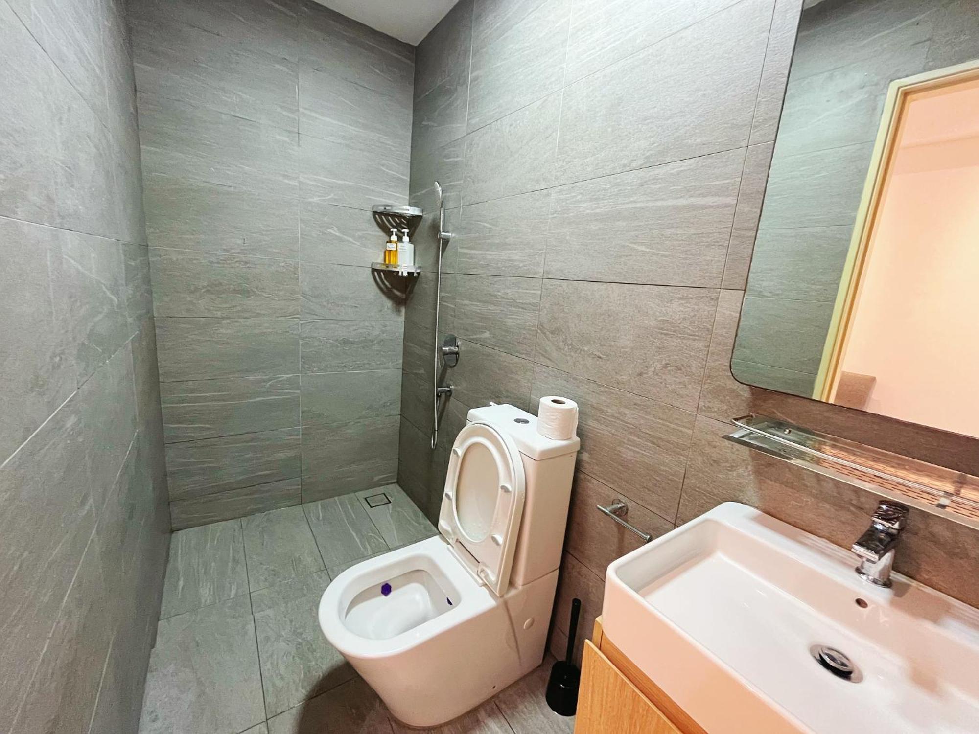 Apartment Revo Aurora Pavilion Bukit Jalil @ Noona *